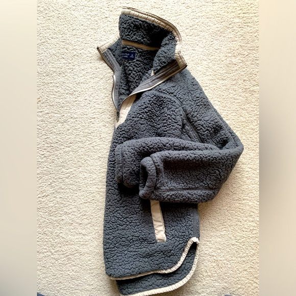 Abercrombie & Fitch, size small Sherpa - Picture 1 of 5